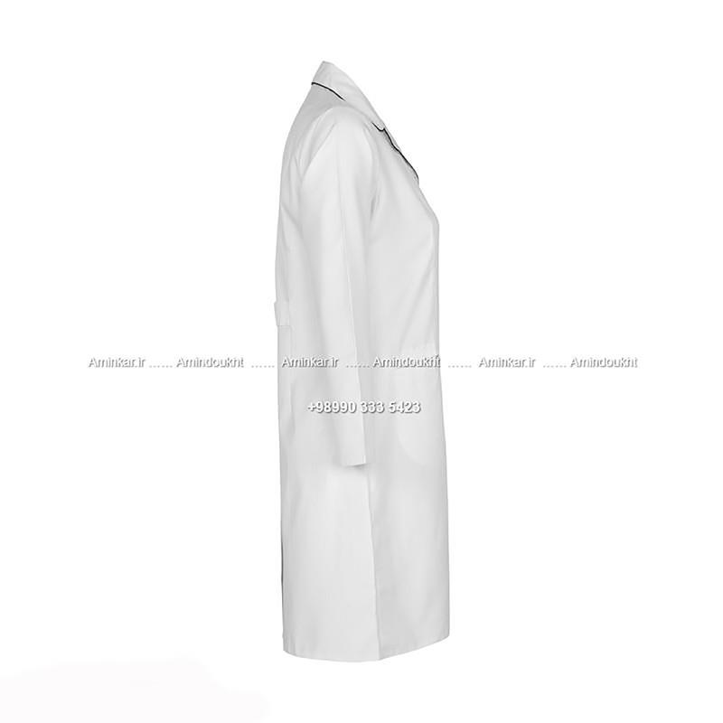 مانتو پزشکی زنانه مدل افسون با پارچه کجراه کد 32700؛ انتخابی منحصر به فرد برای حرفه‌ای‌ها